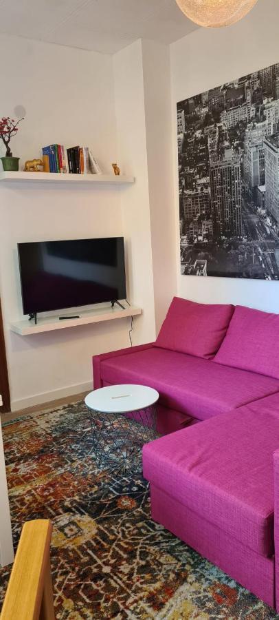 Buedchen Am Rathaus-Parkplatz-Bett Und Schlafcouch-Eg-Netflix- Appartement Oberhausen  Buitenkant foto
